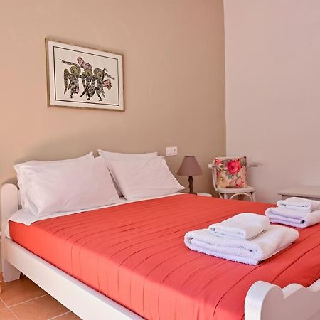 To Spiti Tou Papa Sto Vouno Guest House Kamilari Exterior photo